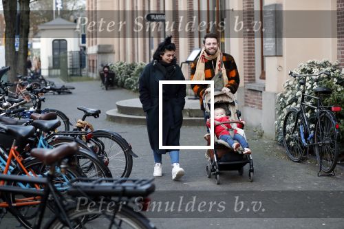 Amsterdam 1 februari 2020
Roxeanne Hazes met vriend Erik Zennes en zoon Fender bij artis.