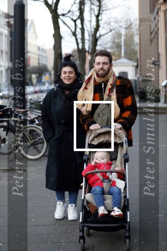 Amsterdam 1 februari 2020
Roxeanne Hazes met vriend Erik Zennes en zoon Fender bij artis.