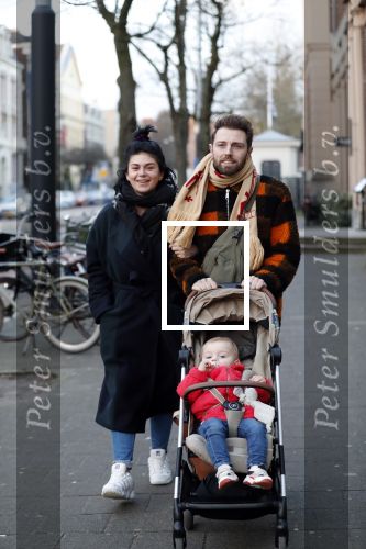 Amsterdam 1 februari 2020
Roxeanne Hazes met vriend Erik Zennes en zoon Fender bij artis.