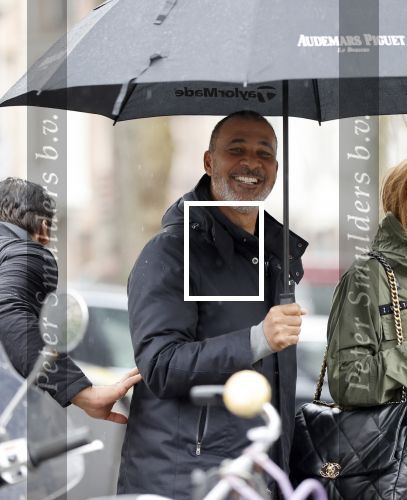 Amsterdam 29 februari 2020
Ruud Gulklit met zijn vriendin Karin de Rooy onder paraplu