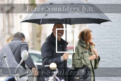 Amsterdam 29 februari 2020
Ruud Gulklit met zijn vriendin Karin de Rooy onder paraplu