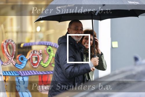 Amsterdam 29 februari 2020
Ruud Gulklit met zijn vriendin Karin de Rooy onder paraplu
