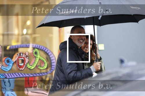 Amsterdam 29 februari 2020
Ruud Gulklit met zijn vriendin Karin de Rooy onder paraplu