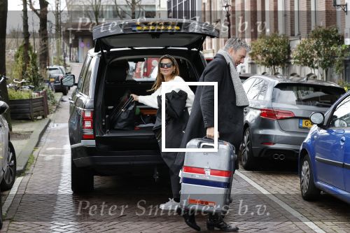 Amsterdam 13 februari 2020
Ruud de Wild en Olcay Gulsen komen met koffers aan bij het huis van Olcay. Olcay was naar istanbul geweest voor opnames en Ruud heeft haar opgehaald op schiphol.