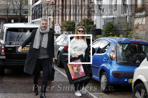 Amsterdam 13 februari 2020
Ruud de Wild en Olcay Gulsen komen met koffers aan bij het huis van Olcay. Olcay was naar istanbul geweest voor opnames en Ruud heeft haar opgehaald op schiphol.