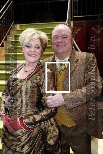 Rotterdam 8 maart 2020
Premiere Hello Dolly in het nieuwe Luxor. Cast Hello Dolly met oa Simone Kleinsma en Paul de Leeuw