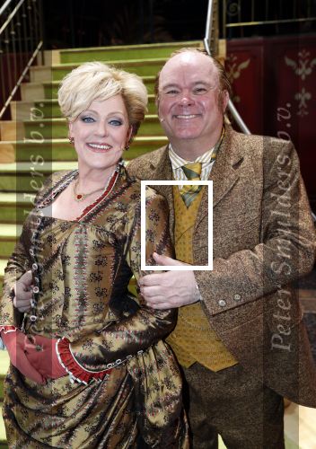 Rotterdam 8 maart 2020
Premiere Hello Dolly in het nieuwe Luxor. Cast Hello Dolly met oa Simone Kleinsma en Paul de Leeuw
