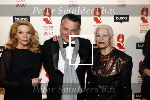 Hilversum 9 maart 2020
Uitreiking Buma awards in studio 21 op het mediapark. Stephen Emmer met familie