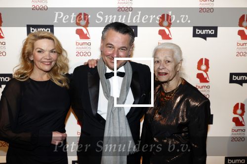 Hilversum 9 maart 2020
Uitreiking Buma awards in studio 21 op het mediapark. Stephen Emmer met familie