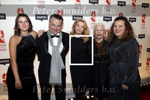 Hilversum 9 maart 2020
Uitreiking Buma awards in studio 21 op het mediapark. Stephen Emmer met familie