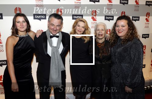 Hilversum 9 maart 2020
Uitreiking Buma awards in studio 21 op het mediapark. Stephen Emmer met familie