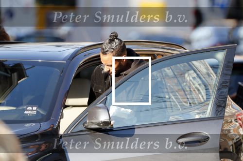Amsterdam 7 februari 2020
Doutzen Kroes en haar man Sunnery James doen boodschappen met hun dochtertje op de cornelis schuytstraat