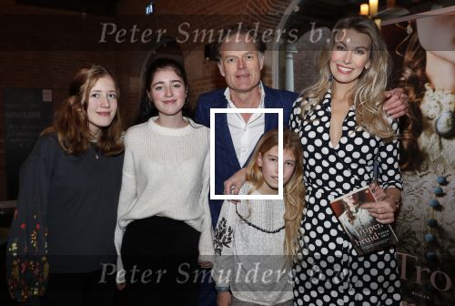Amsterdam29 januari 2020
Presentatie boek Susan Smit in Amsterdams museum. Susan met dochter man Onno Aerden en zijn kinderen