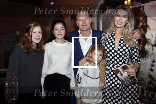 Amsterdam29 januari 2020
Presentatie boek Susan Smit in Amsterdams museum. Susan met dochter man Onno Aerden en zijn kinderen