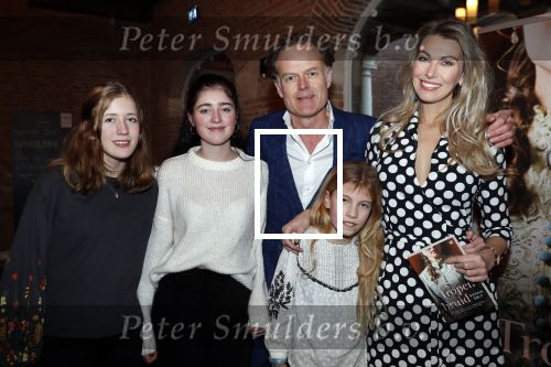Amsterdam29 januari 2020
Presentatie boek Susan Smit in Amsterdams museum. Susan met dochter man Onno Aerden en zijn kinderen