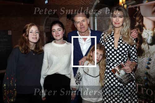 Amsterdam29 januari 2020
Presentatie boek Susan Smit in Amsterdams museum. Susan met dochter man Onno Aerden en zijn kinderen