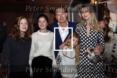 Amsterdam29 januari 2020
Presentatie boek Susan Smit in Amsterdams museum. Susan met dochter man Onno Aerden en zijn kinderen