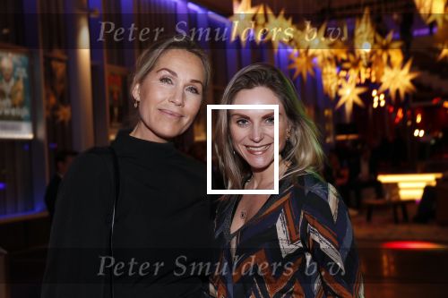 Nieuwegein 4 februari 2020
Premiere Heel Holland lacht in schouwburg de Kom. Tanja Jess met haar manager