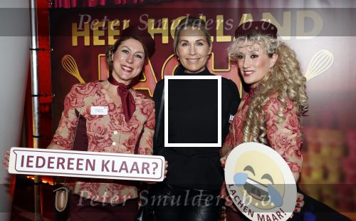 Nieuwegein 4 februari 2020
Premiere Heel Holland lacht in schouwburg de Kom. Tanja Jess met haar manager