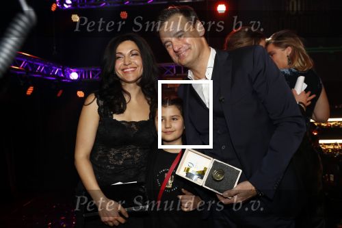 Hilversum 30 januari 2020
Radioring gala in theater gooiland . Veronica inside wint de radioring . Wilfred Geen Niels v Baarlen Rick Romijn en Celine Huijsmans zijn natuurlijk aanwezig
Wilfred met zijn vrouw en dochter