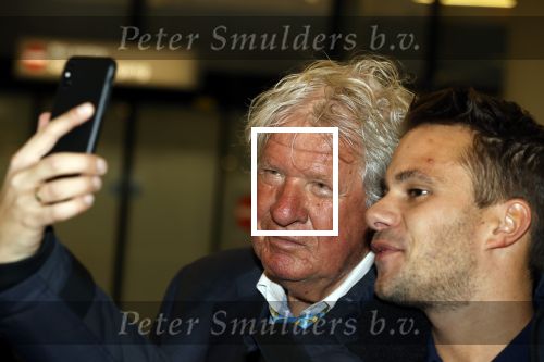 Schiphol 28 februari 2020
Aankomst Willibrord Frequin Barry Stevens Gerard Cox en Peter Faber op schiphol na de opnames van hun programma beter laat dan nooit.