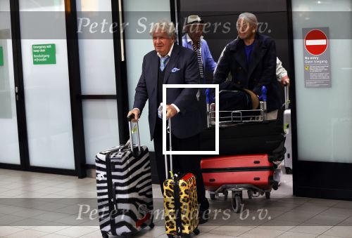 Schiphol 28 februari 2020
Aankomst Willibrord Frequin Barry Stevens Gerard Cox en Peter Faber op schiphol na de opnames van hun programma beter laat dan nooit.