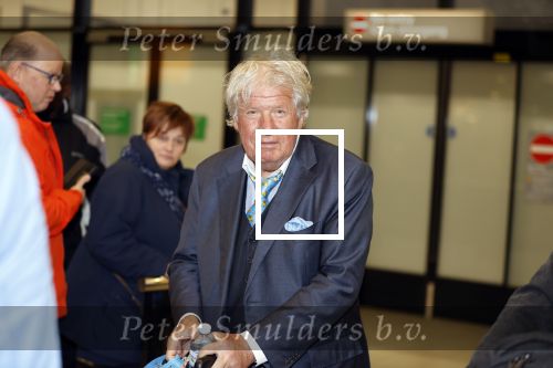 Schiphol 28 februari 2020
Aankomst Willibrord Frequin Barry Stevens Gerard Cox en Peter Faber op schiphol na de opnames van hun programma beter laat dan nooit.