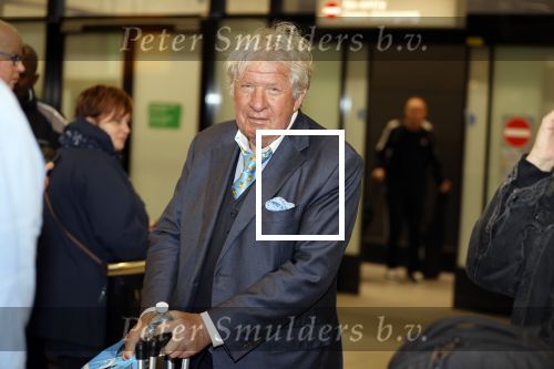 Schiphol 28 februari 2020
Aankomst Willibrord Frequin Barry Stevens Gerard Cox en Peter Faber op schiphol na de opnames van hun programma beter laat dan nooit.