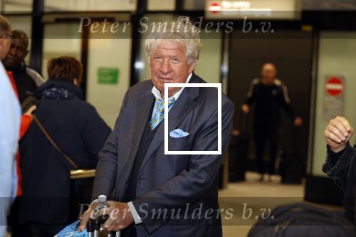Schiphol 28 februari 2020
Aankomst Willibrord Frequin Barry Stevens Gerard Cox en Peter Faber op schiphol na de opnames van hun programma beter laat dan nooit.
