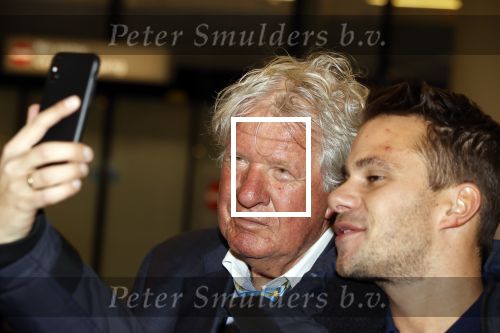 Schiphol 28 februari 2020
Aankomst Willibrord Frequin Barry Stevens Gerard Cox en Peter Faber op schiphol na de opnames van hun programma beter laat dan nooit.
