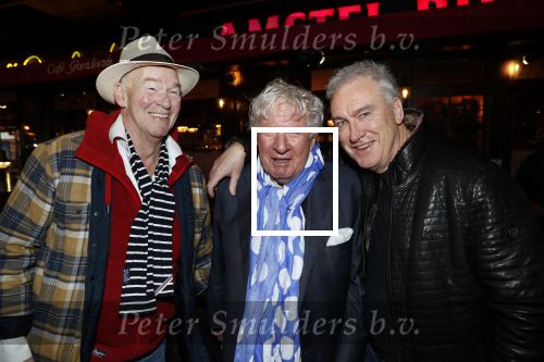 Schiphol 4 februari 2020
Katja Schuurman Peter Faber Willibrord Frequin Gerard Cox en Barrie Stevens vertrekkenb vanaf schiphol naar Suriname voor de opnames van het RTL4 programma Beter laat dan ooit. Willibrord net Jeroen Jorna