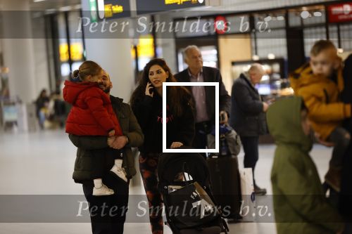 Schiphol 27 februari 2020
Wesley Sneijder haalt zijn zoon Xess Xava en Yolathe Cabau v Kasbergen op nadat ze van uit Los Angeles naar Amsterdam/schiphol zijn gevloegen.