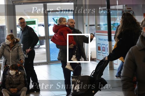 Schiphol 27 februari 2020
Wesley Sneijder haalt zijn zoon Xess Xava en Yolathe Cabau v Kasbergen op nadat ze van uit Los Angeles naar Amsterdam/schiphol zijn gevloegen.