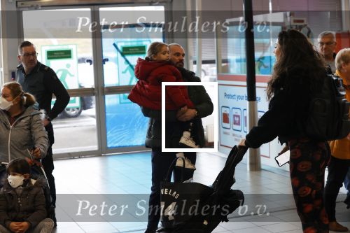 Schiphol 27 februari 2020
Wesley Sneijder haalt zijn zoon Xess Xava en Yolathe Cabau v Kasbergen op nadat ze van uit Los Angeles naar Amsterdam/schiphol zijn gevloegen.