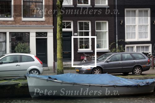 Amsterdam 28 januari 2020
Youp v t Hek op zijn fiets op de gracht waar hij weer in een huis woont.