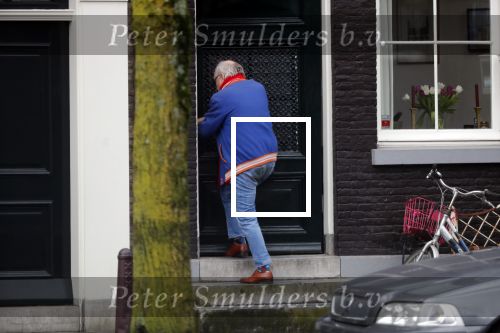 Amsterdam 28 januari 2020
Youp v t Hek op zijn fiets op de gracht waar hij weer in een huis woont.