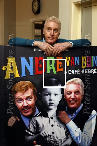 Amsterdam 4 maart 2021
Andre v Duin thuis in zijn huis en op straat op de grachten in Amsterdam.