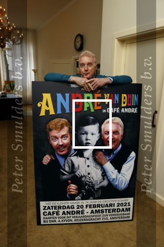 Amsterdam 4 maart 2021
Andre v Duin thuis in zijn huis en op straat op de grachten in Amsterdam.