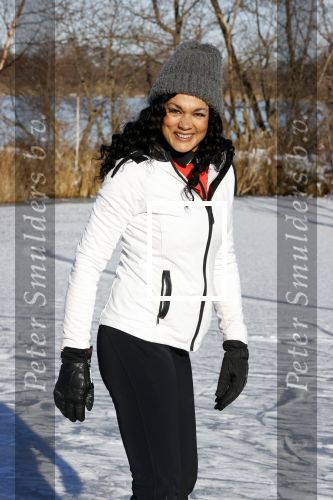 Loosdrecht 13 februari 2021
Chimene v Oosterhout schaatsend op de Loosdrechtse plassen.