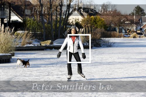 Loosdrecht 13 februari 2021
Chimene v Oosterhout schaatsend op de Loosdrechtse plassen.