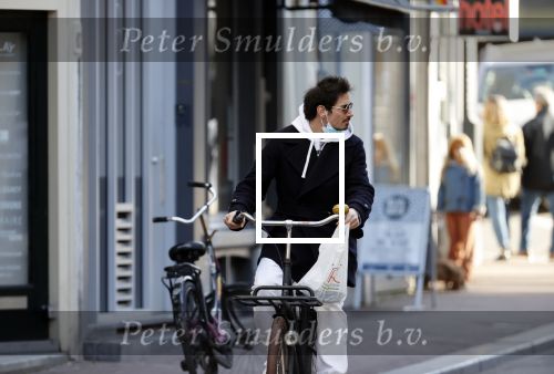 Amsterdam 26 februari 2021
Daniel de Ridder doet boodschappen op de utrechtsestraat.