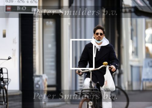 Amsterdam 26 februari 2021
Daniel de Ridder doet boodschappen op de utrechtsestraat.