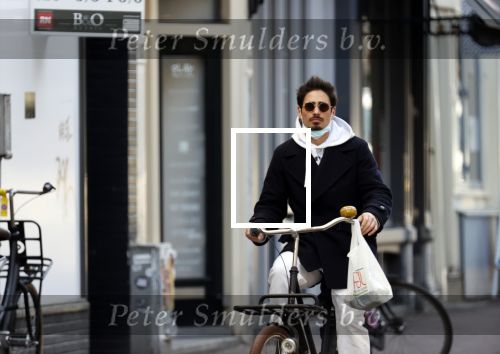 Amsterdam 26 februari 2021
Daniel de Ridder doet boodschappen op de utrechtsestraat.