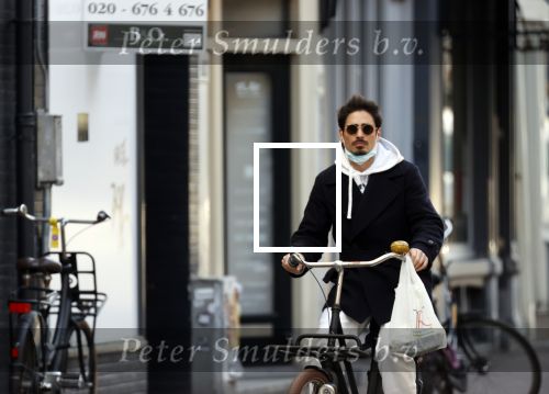 Amsterdam 26 februari 2021
Daniel de Ridder doet boodschappen op de utrechtsestraat.