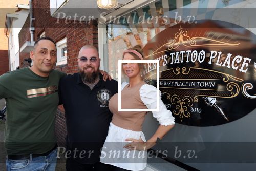 Eindhoven, 6 maart 2021
Danny Tattoo samen met zoon, moeder en Barbie