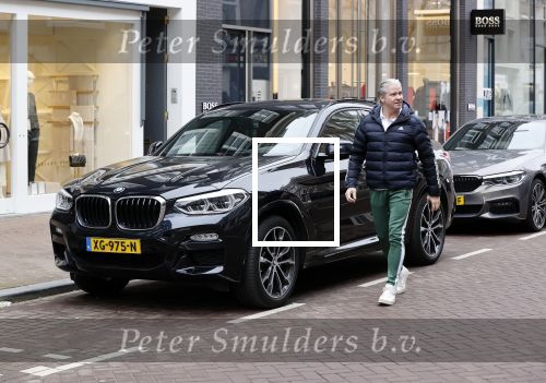 Amsterdam 4 maart 2021
Dries Roelvink met zijn BMW X4 op de pc hooftstraat
