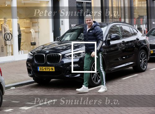 Amsterdam 4 maart 2021
Dries Roelvink met zijn BMW X4 op de pc hooftstraat
