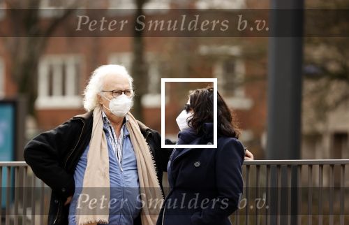 Amsterdam 24 februari 2021
Eddy habbema metzijn vrouw incl mondkapjes wachtend op de tram