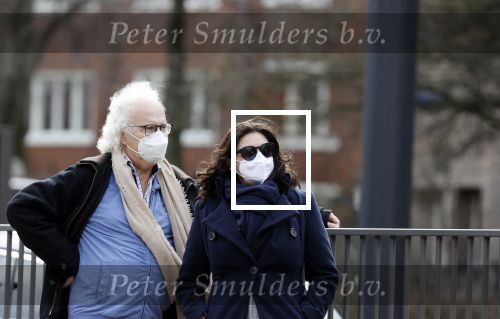 Amsterdam 24 februari 2021
Eddy habbema metzijn vrouw incl mondkapjes wachtend op de tram