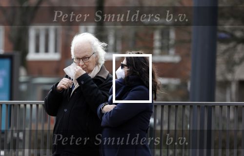 Amsterdam 24 februari 2021
Eddy habbema metzijn vrouw incl mondkapjes wachtend op de tram
